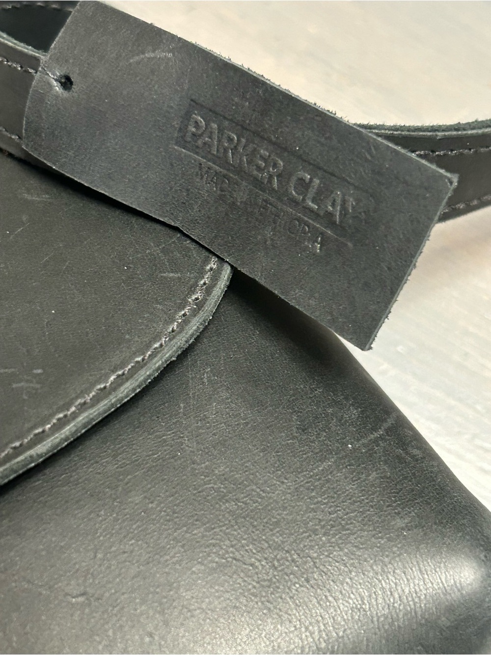Stunning Parker Clay leather crossbody - Picture 8 of 13